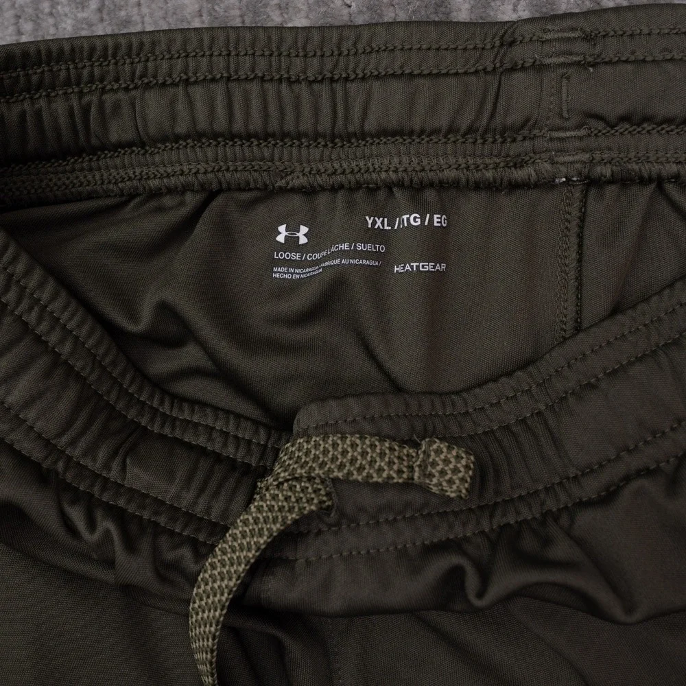 Under Armour Shorts Boys YXL Green Excellent HeatGear Graphic Athletic Loose Fit